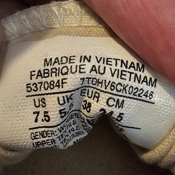 Women's Converse All Stars - Picture 4 of 4